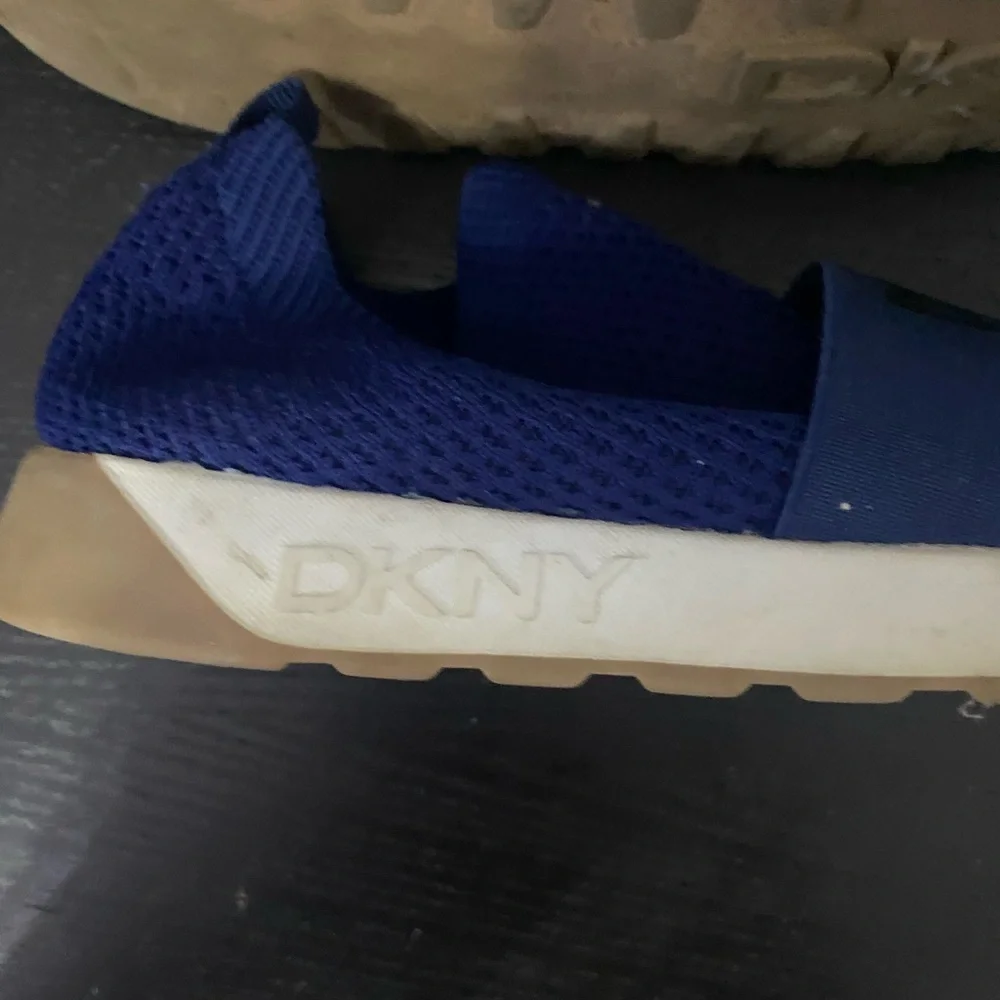 DKNY Boys Slip On Sneakers shoes Navy Size 5 - Picture 4 of 5